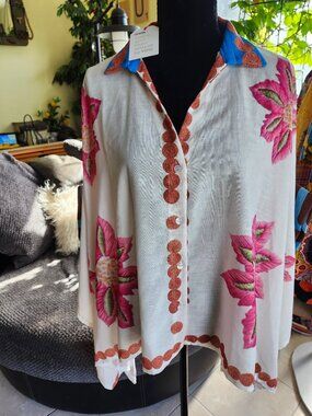 Yolly Italy Embroidery-Look Floral Button-Up Blouse with Pink Flowers One Size